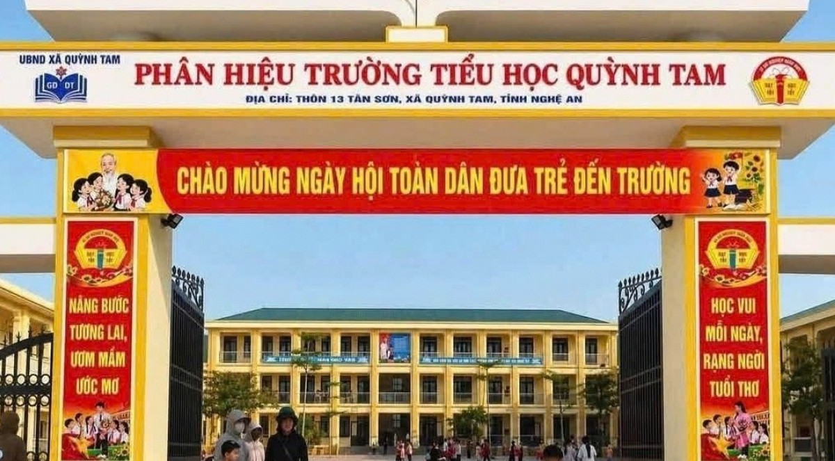 Công an mời 2 phụ huynh làm việc liên quan việc cản trở 127 học sinh đến trường