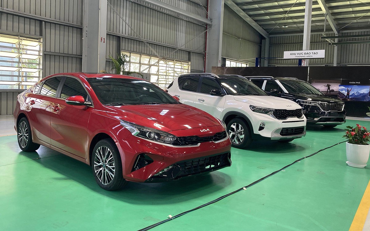 Lãi suất vay mua ô tô gần 20%/năm, người mua xe "toát mồ hôi"