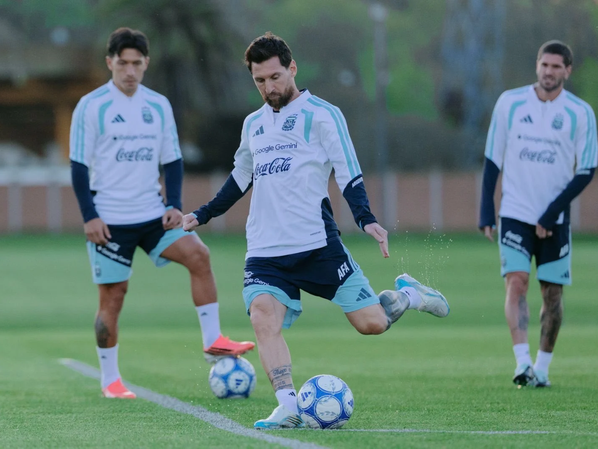 Trận chia tay Lionel Messi bất ngờ vướng tranh cãi trước giờ bóng lăn