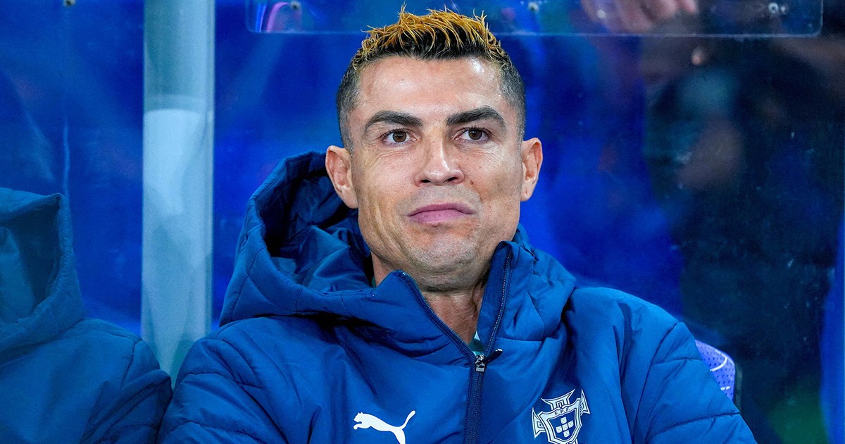 Tâm thư của Ronaldo gây bão mạng, có chi tiết khiến CĐV nghĩ ngay đến Messi