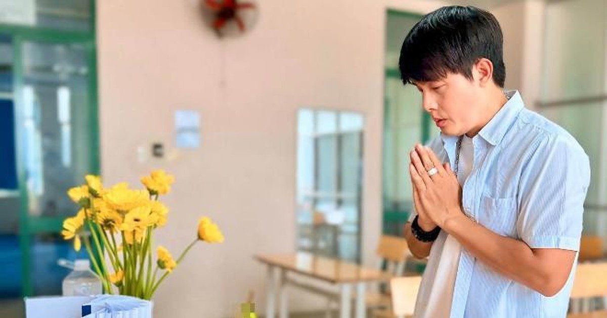 Nam nghệ sĩ đình đám đi bán cà phê ở đường Bùi Đình Tuý: "Không làm lấy gì mà sống?"