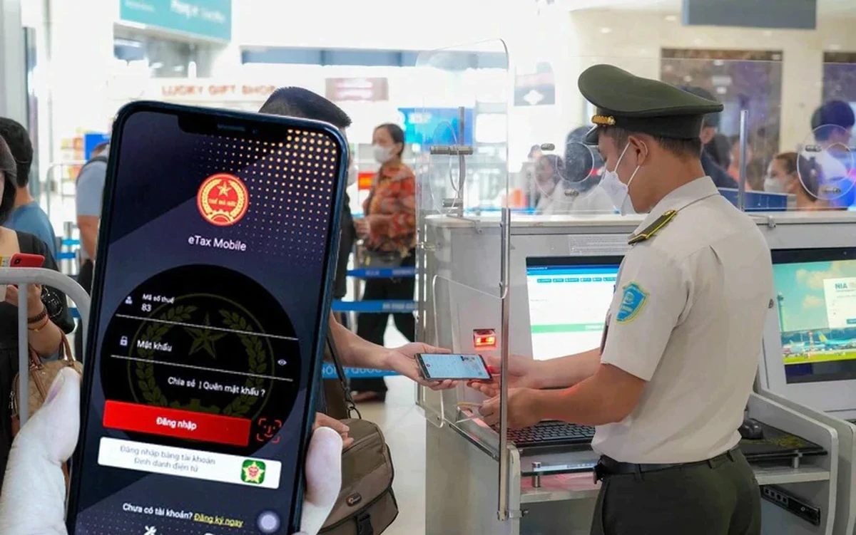Bỗng dưng đứng tên doanh nghiệp, bị chặn ở sân ...