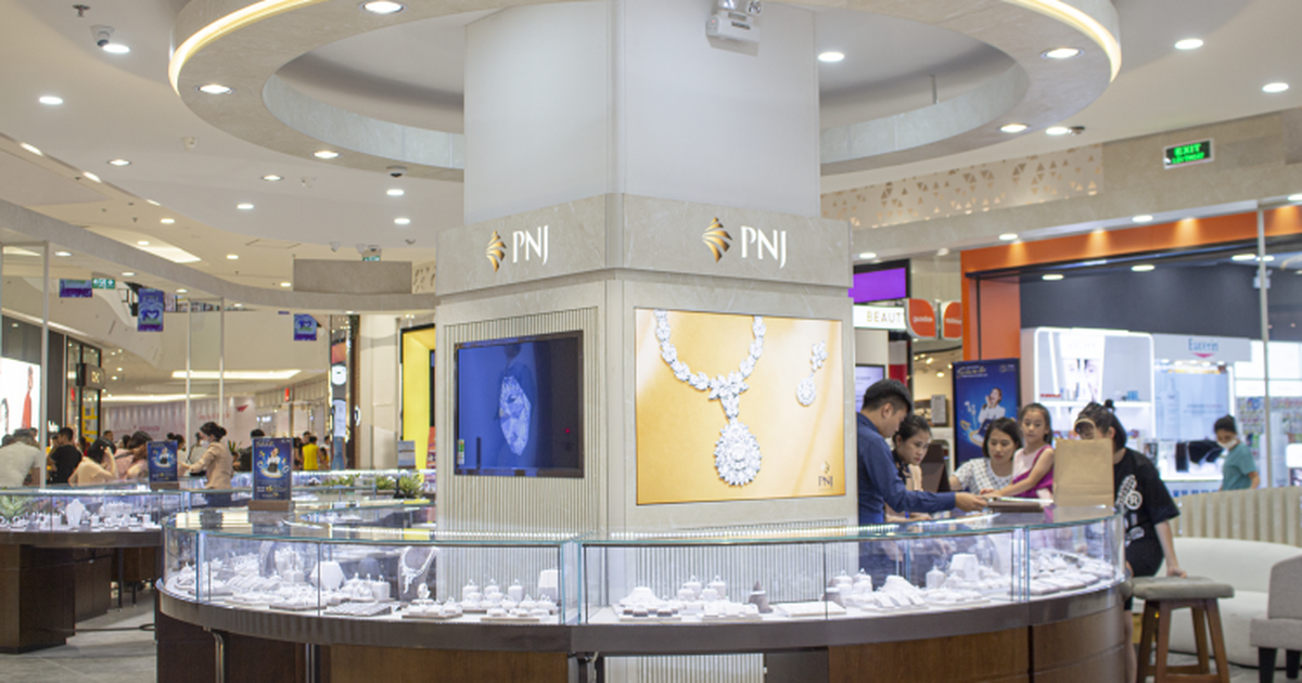 Người thân Chủ tịch Cao Thị Ngọc Dung bán ra 9 triệu cổ phiếu PNJ