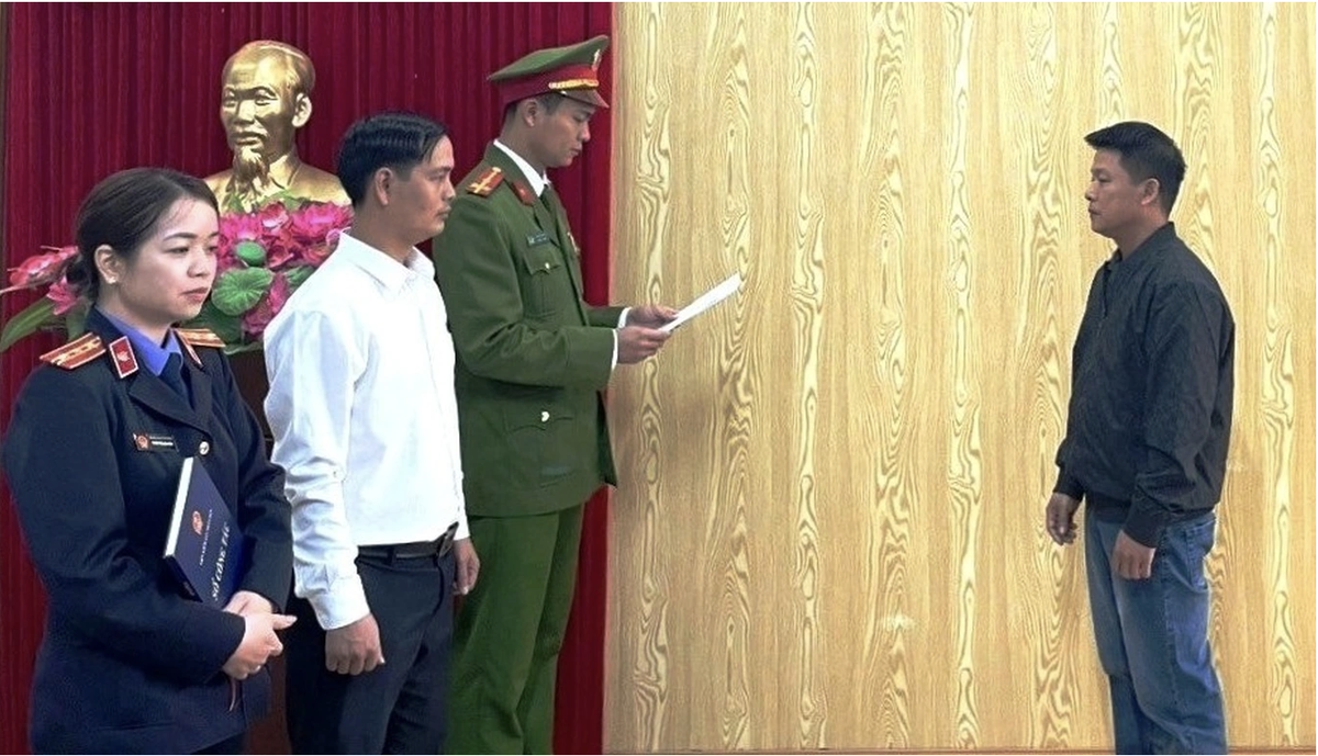 Bắt đối tượng pha nước lã với 1,5 tấn axit axetic để tạo ra giấm ăn: Quy mô sản xuất cả triệu lít