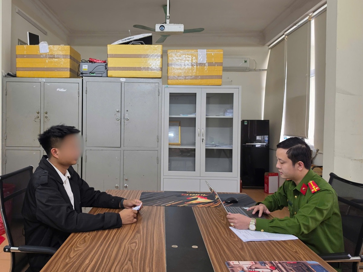 Tài xế trong vụ chặn đường, thách thức "đỗ đến mai" ở Hà Tĩnh bị phạt 5 triệu đồng