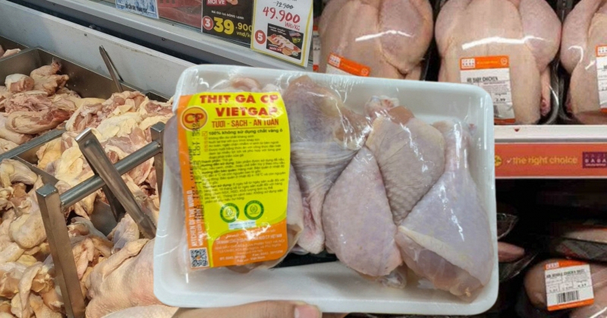 Mua gà đóng khay trong siêu thị: Nhân viên tiết lộ chi tiết "vàng" nhiều người bỏ qua