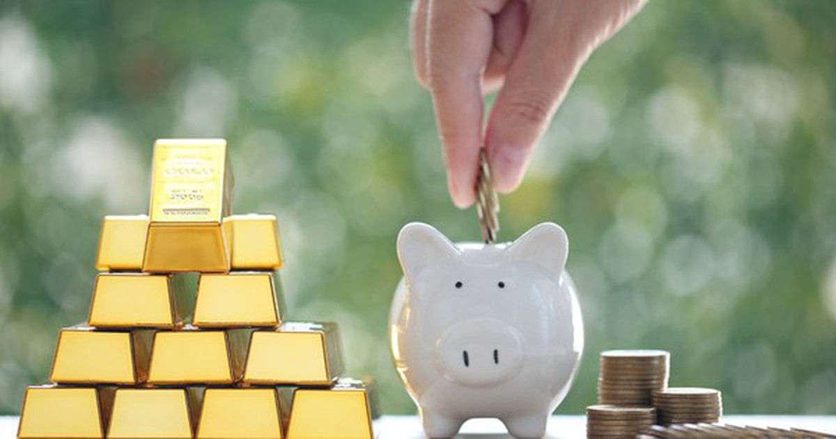 Có khoảng vài trăm triệu, nên đóng BHXH tự nguyện để về già nhận 5 triệu/tháng, hay mua vàng tích trữ?