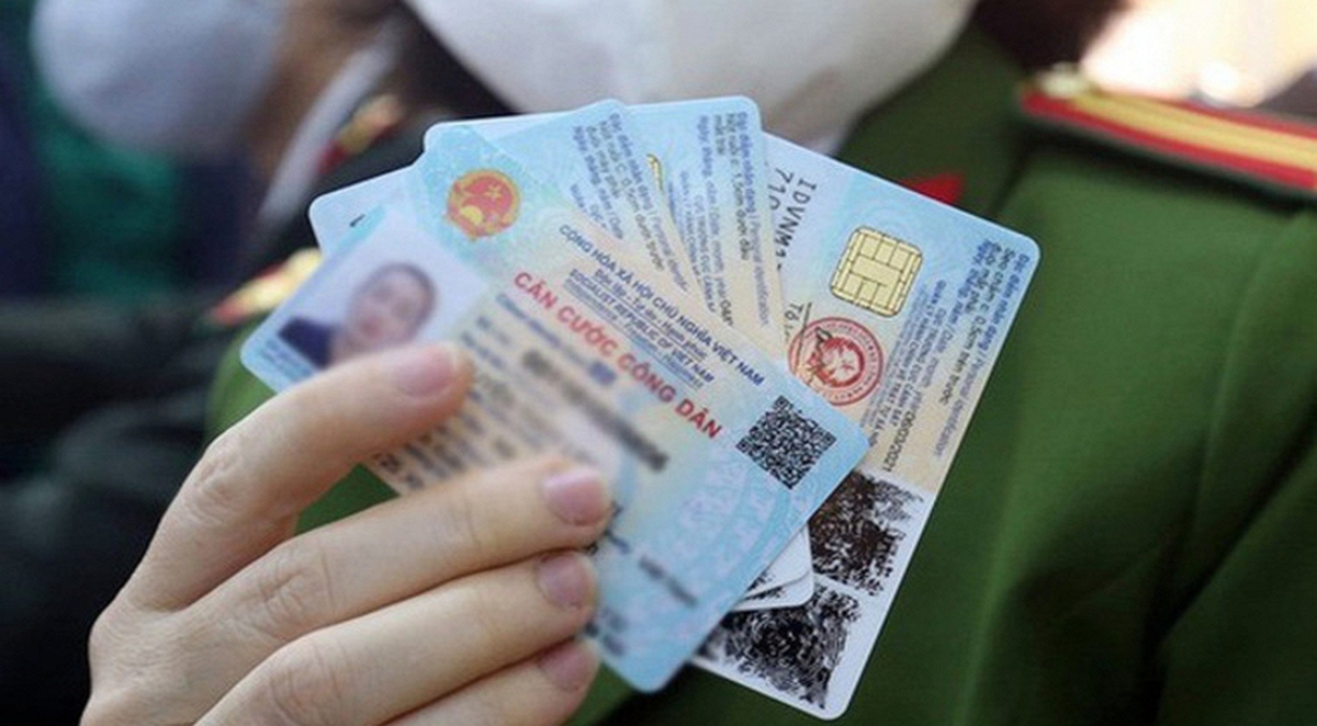 Người sinh vào 4 năm này cần làm lại CCCD trong năm 2026, nếu không sẽ bị phạt tiền, đóng băng tài khoản ngân hàng