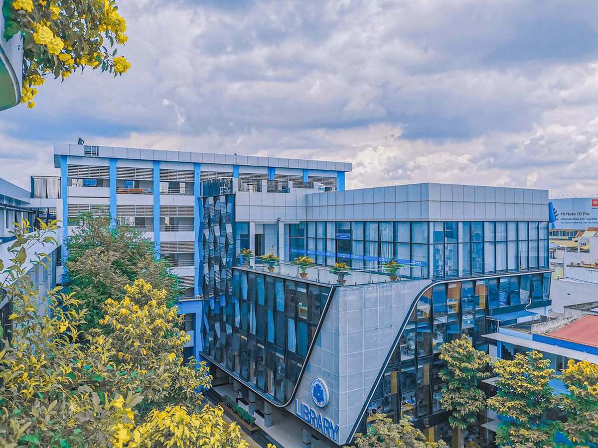 Trường đại học ở TP.HCM chi phụ cấp xăng xe cho giảng viên đi dạy