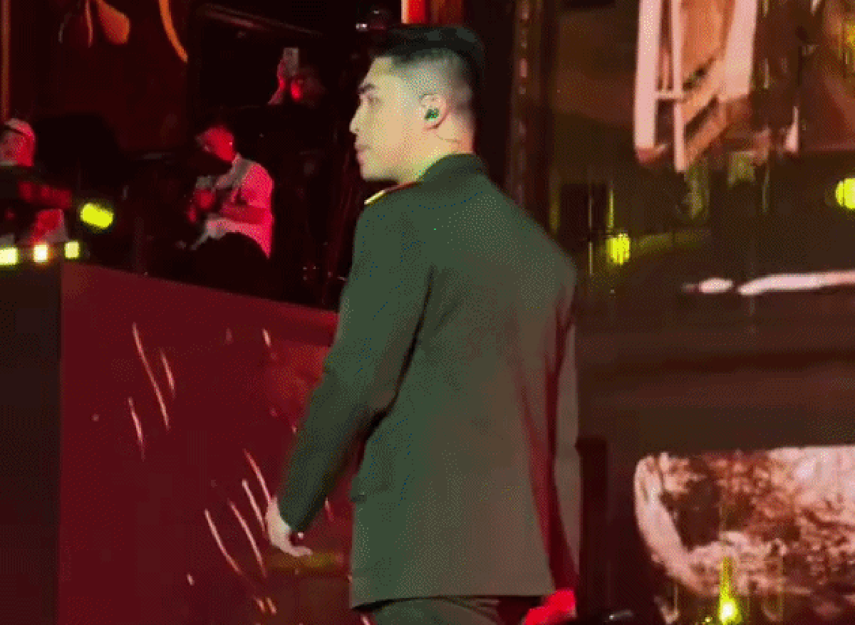 “Hoàng tử nhạc suy” Việt Nam: Tốt nghiệp Học viện Khoa học Quân sự Hà Nội, từng dạy tại trường Sĩ quan