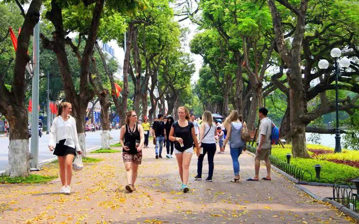 Hà Nội tạm dừng hoạt động phố đi bộ khu vực hồ Hoàn Kiếm đến 20/3