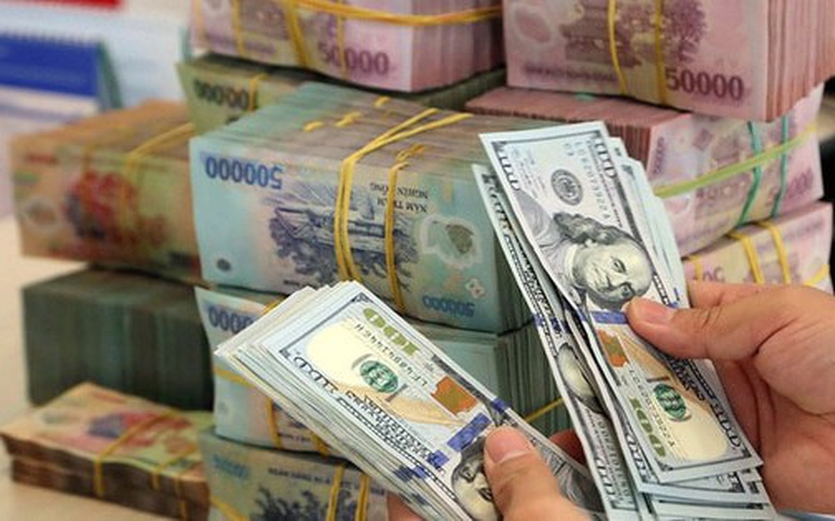 Tỷ giá của ngân hàng thương mại và tự do tăng mạnh
