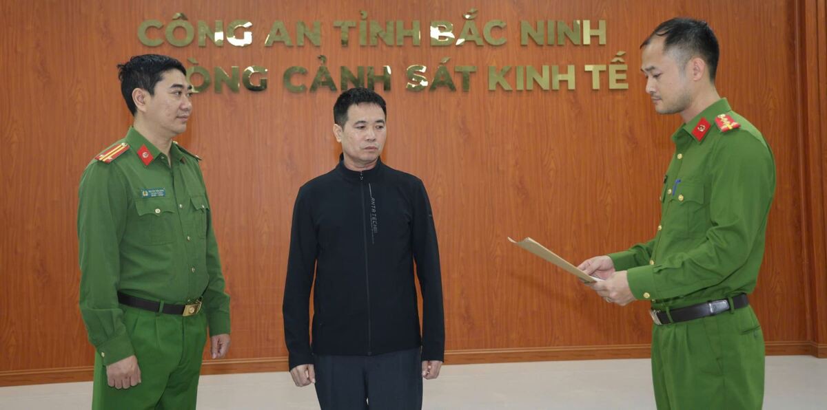 Tạm giam chủ cơ sở làm giấm ăn giả bằng ‘axit axetic pha nước lã’ ở Bắc Ninh