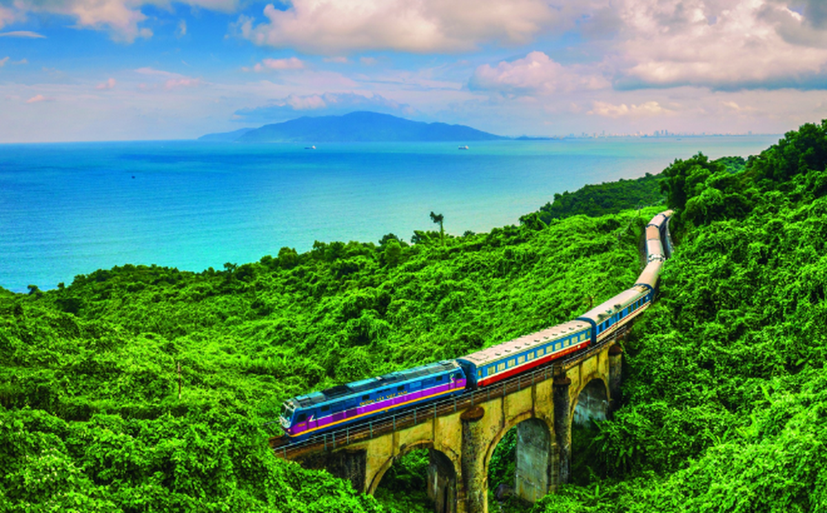 Chuyến tàu đôi chất lượng cao của Đường sắt Việt Nam, được nhận xét như khách sạn, vừa thêm 1 dịch vụ mới