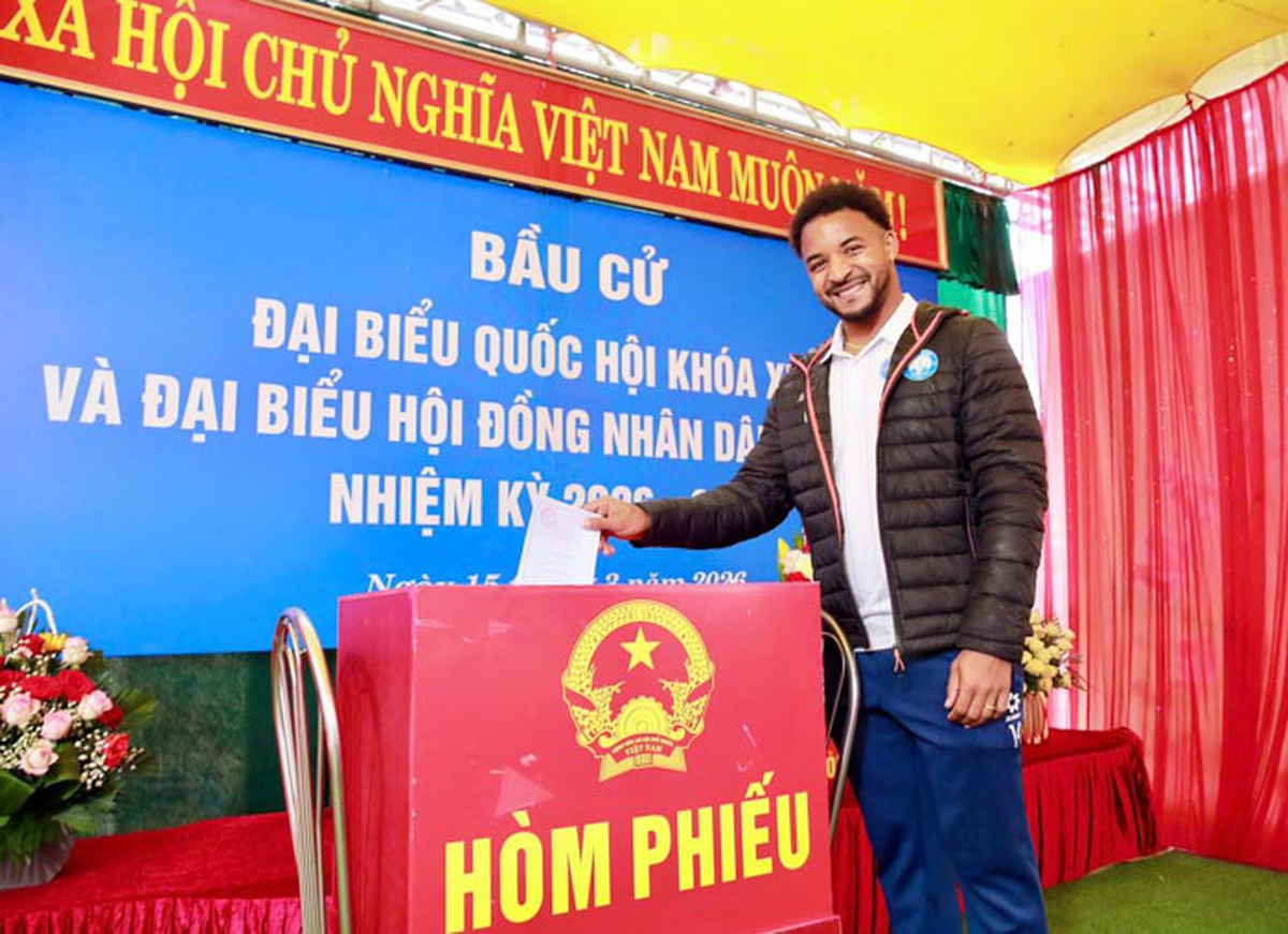 Xuân Son hân hoan nói 1 điều cực ý nghĩa khi lần đầu tiên đi bầu cử với tư cách công dân Việt Nam