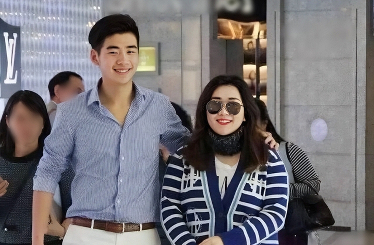 Con rể kín tiếng nhất gia tộc "vua sòng bạc Macau”: Học bá Harvard, được nhà gái tặng hồi môn 5.000 tỷ năm 2019