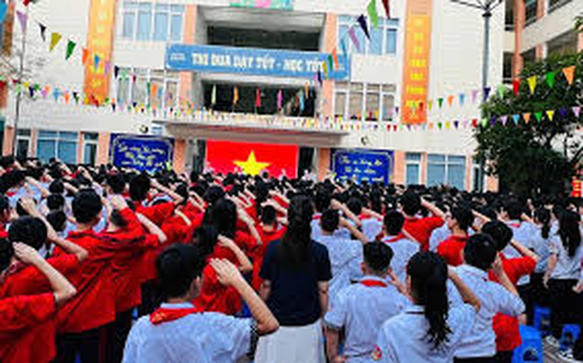 Nóng: Truy tố cựu hiệu trưởng tại Hà Nội vì thu hơn 1 tỷ đồng tiền dạy thêm sai quy định