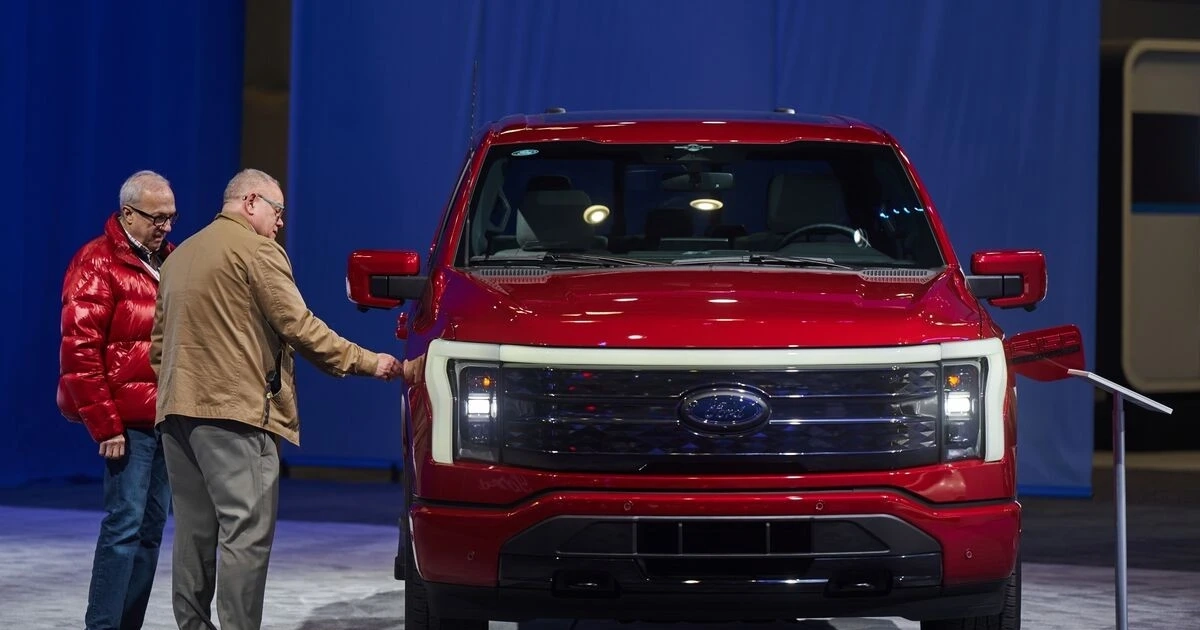 Hàng loạt hãng ô tô lớn lỗ nặng vì xe điện