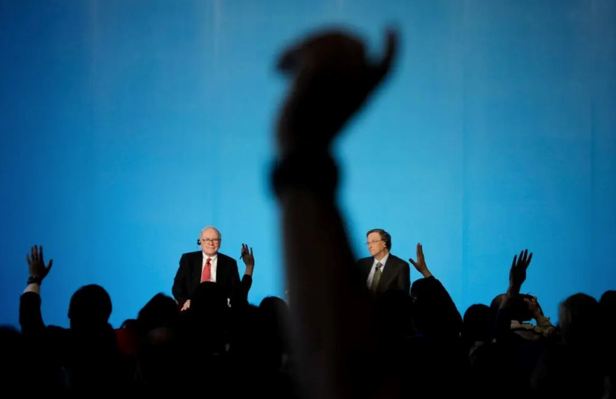 Bill Gates bị loạt tỷ phú quay lưng