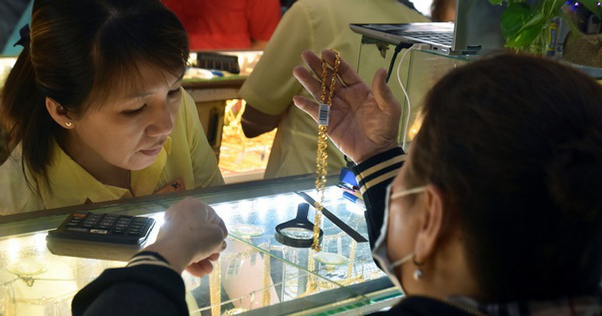 Giá vàng hôm nay, 17-3: Sụt giảm rất mạnh