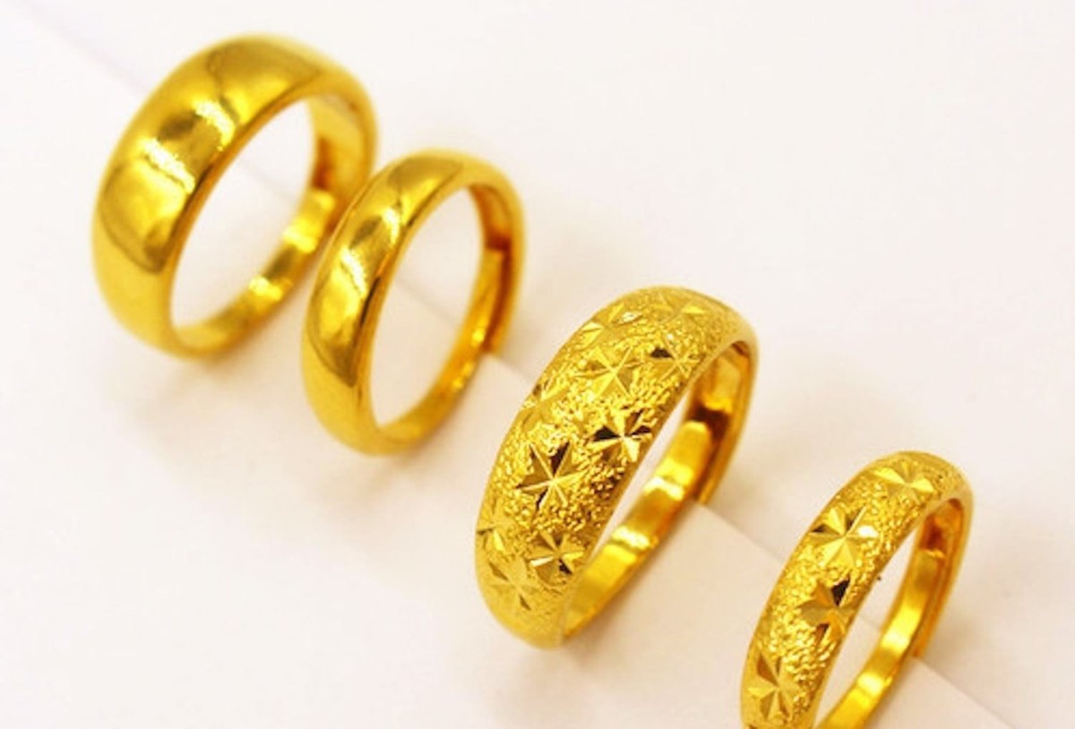 Giá vàng hôm nay 18/3: Vàng nhẫn giằng co quanh...