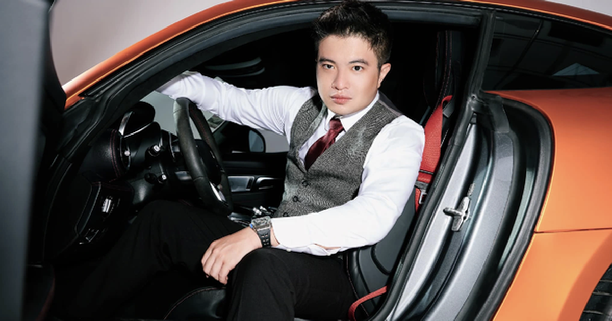 Khi con bị điều tra, bố mẹ của Mr Pips liền rút tiền mua vàng, USD cho vào vali mang đi gửi