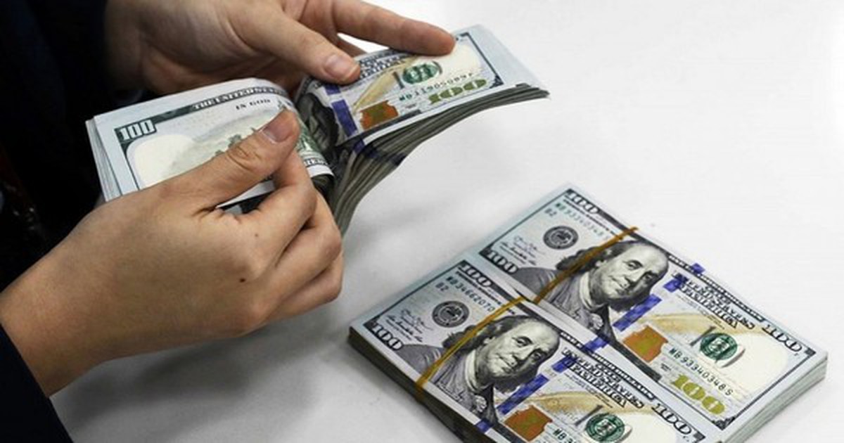 Giá USD chợ đen vượt 27.400 đồng, Ngân hàng Nhà nước tiếp tục hút thanh khoản VND