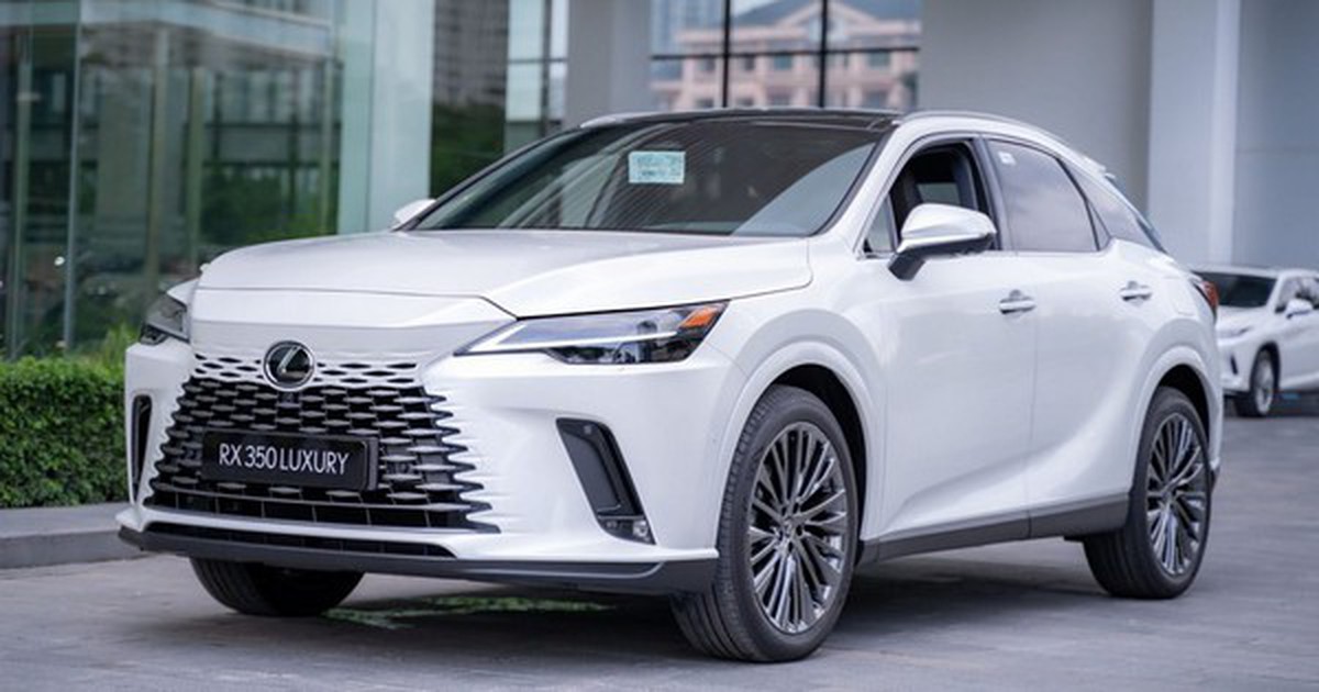 Xe hybrid giảm giá "sập sàn" trong tháng 3: Có một mẫu xe Nhật giảm đến 330 triệu đồng