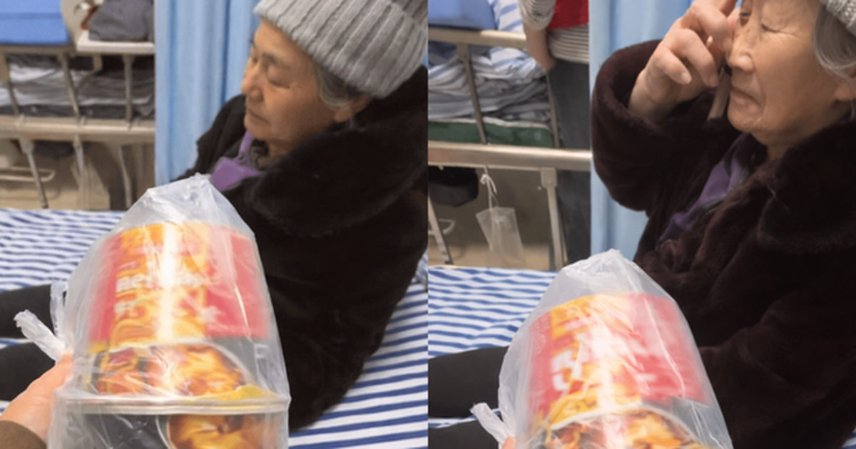 Bi kịch của cụ bà sinh 10 người con nhưng cuối đời nằm viện lại cô độc bên hộp mì tôm