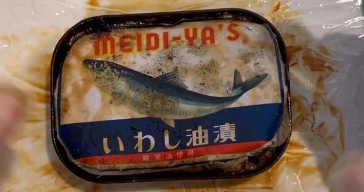 Hộp cá mòi bị “bỏ quên” hơn 50 năm được mở ra: Chuyên gia nhìn thấy gì mà vội cảnh báo?