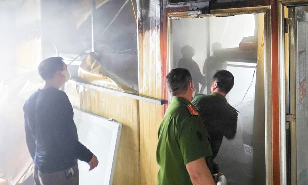 Cháy tầng 5 nhà nghỉ, 95 khách nước ngoài thoát nạn