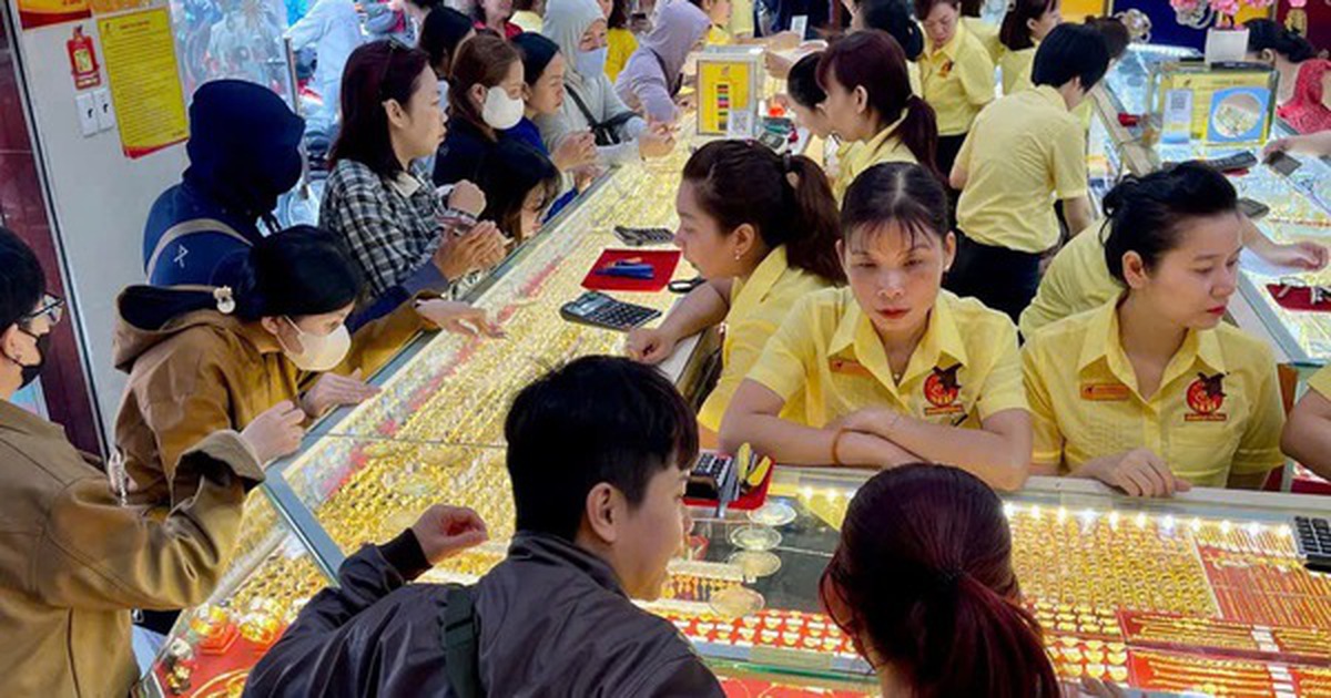 Lỗ nặng khi "đu đỉnh" vàng - bạc