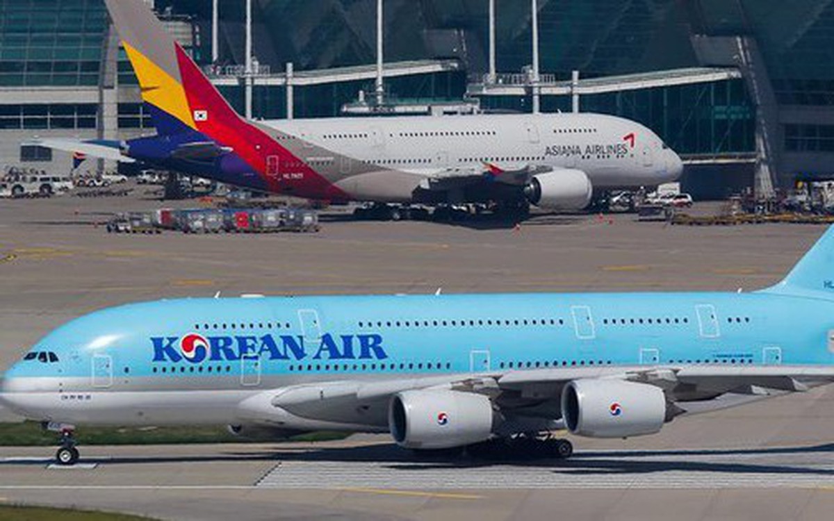 Các hãng hàng không tăng giá vé, phụ thu nhiên liệu như thế nào?