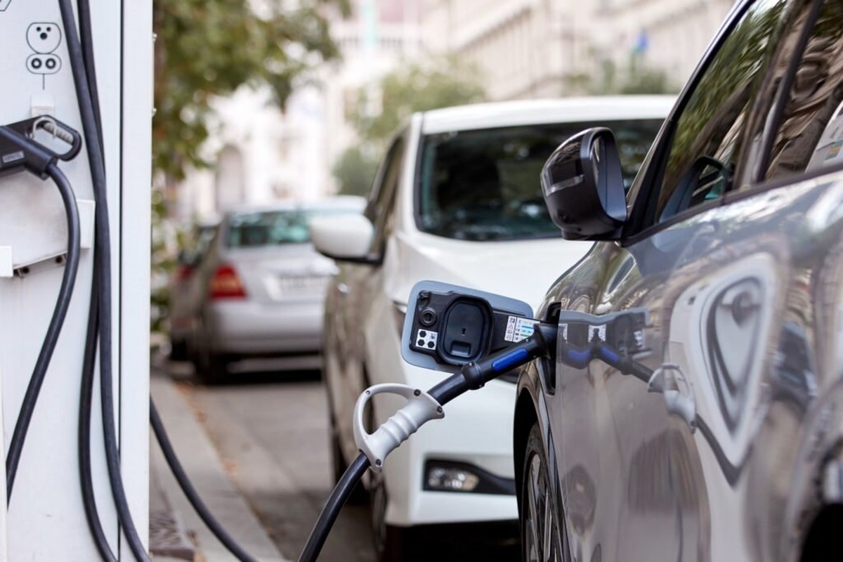 Việt Nam vượt EU và Mỹ về tỷ lệ chuyển đổi xe đ...