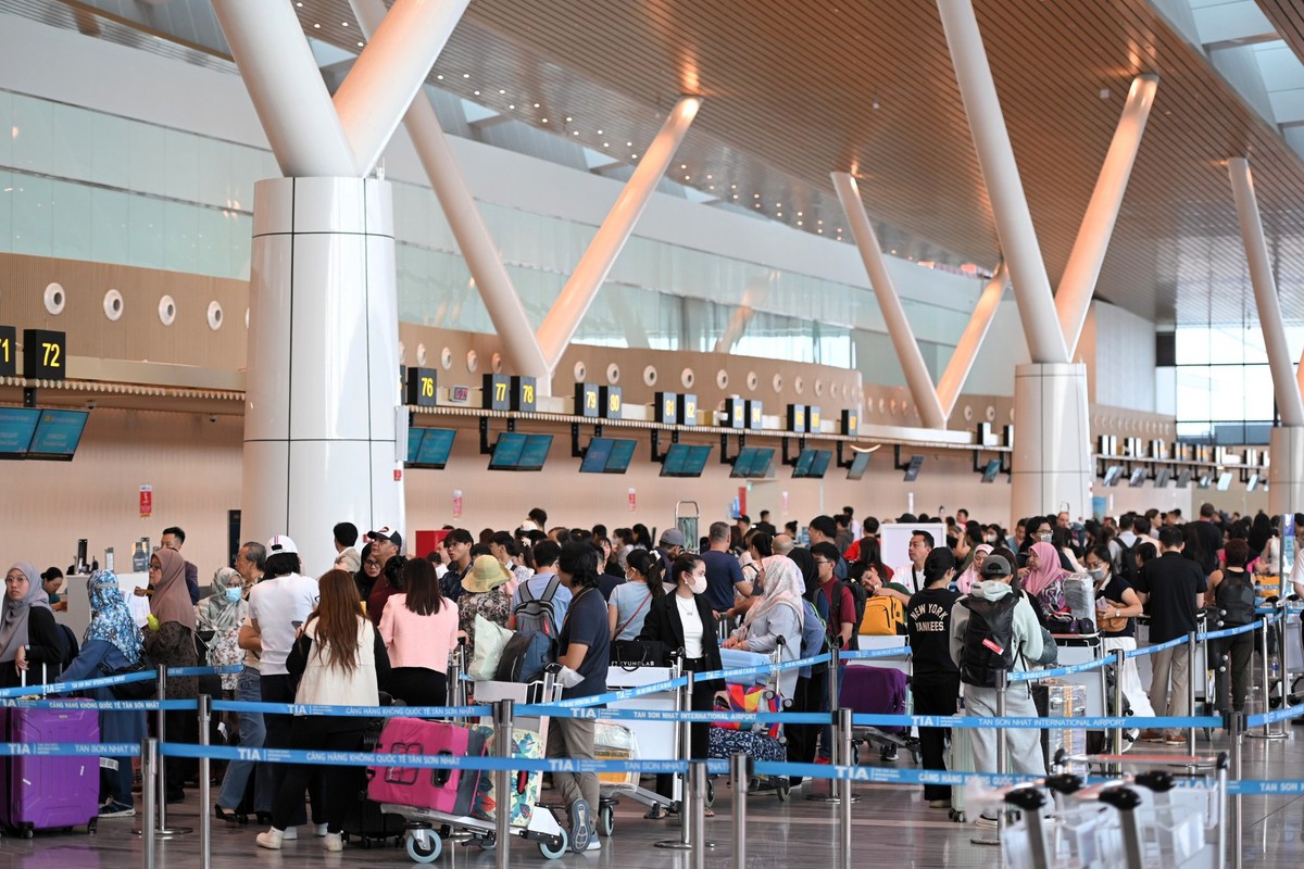 Người Việt mua vé máy bay dịp lễ 30/4 - 1/5 cần đặc biệt chú ý