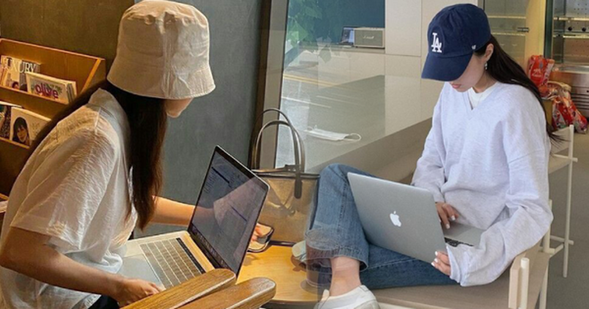 "Ai mà biết lúc nào bị đuổi" - thời thế thay đổi, dân văn phòng quyết "chân trong chân ngoài", làm từ sáng đến đêm tìm đường lui cho mình