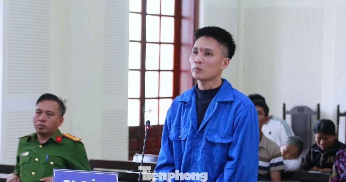 Thấy vợ vào phòng trọ cùng trai lạ, chồng cầm kéo đâm chết "tình địch"