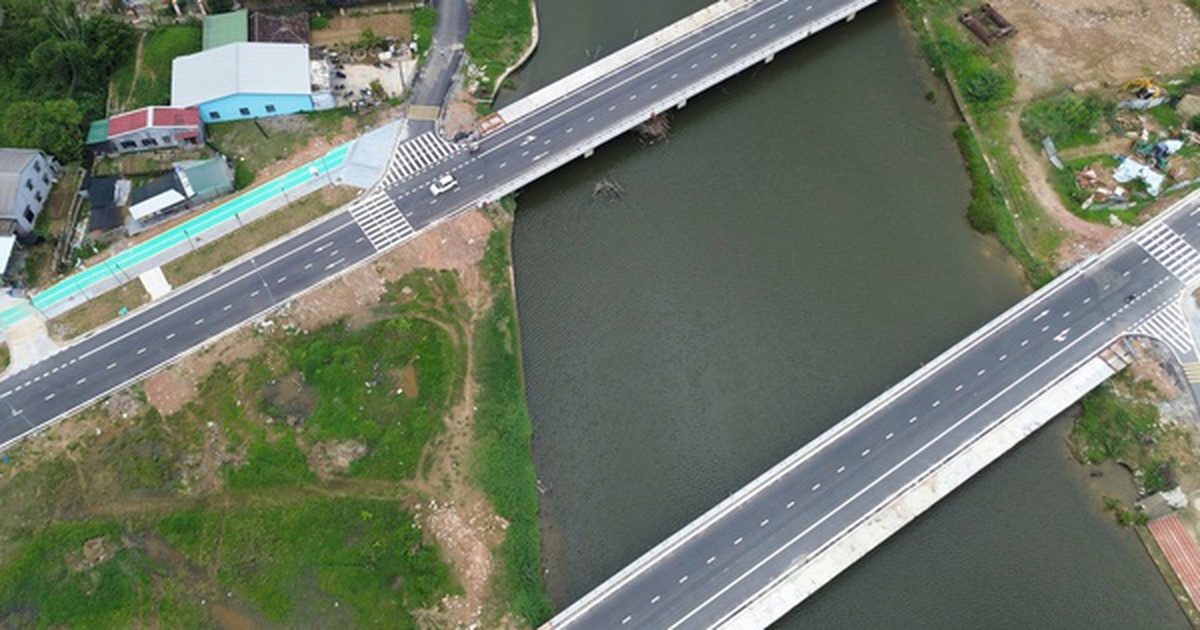 Choáng với số tiền nợ bảo hiểm của công ty thi công cầu "đủng đỉnh" tại Huế