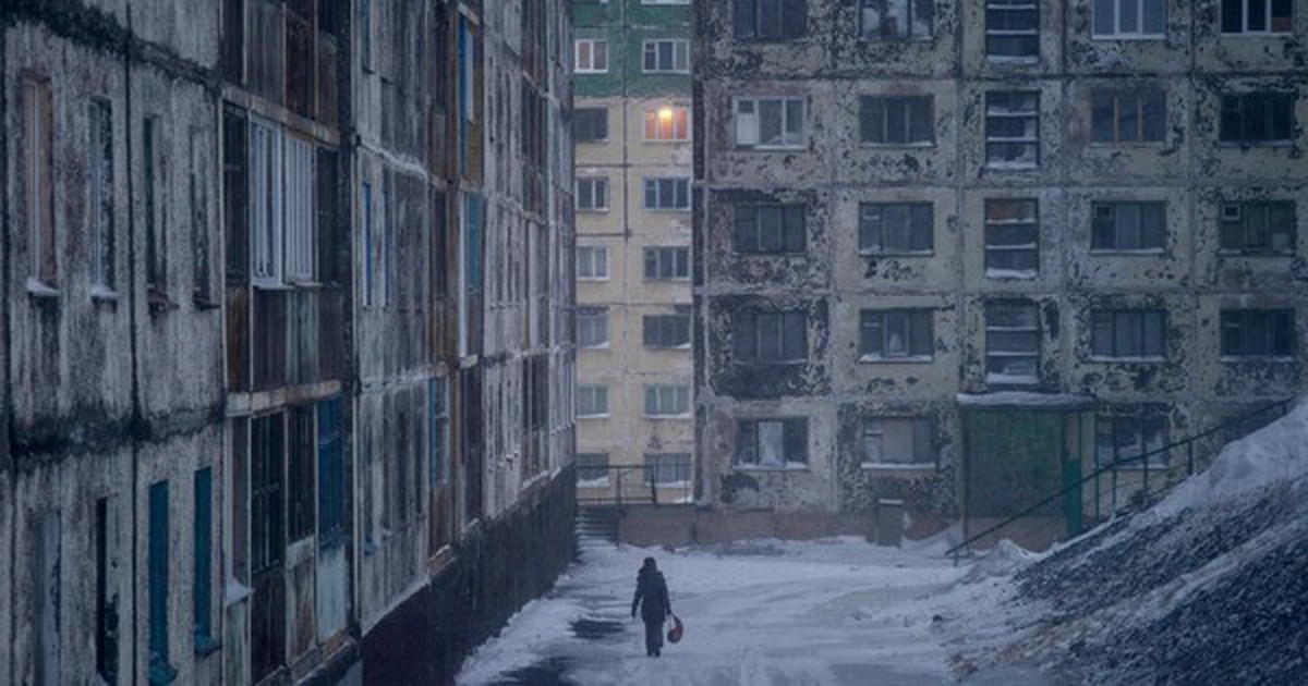 "Thành phố tận thế" nơi tuyết rơi xuống cũng có màu đen