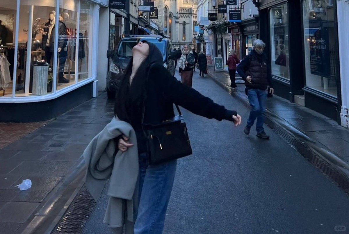 “Vừa làm vừa khóc” và sự thật về cuộc sống du học: Vì sao những “siêu nhân” xứ người lại sợ nhất các cuộc gọi về nhà?