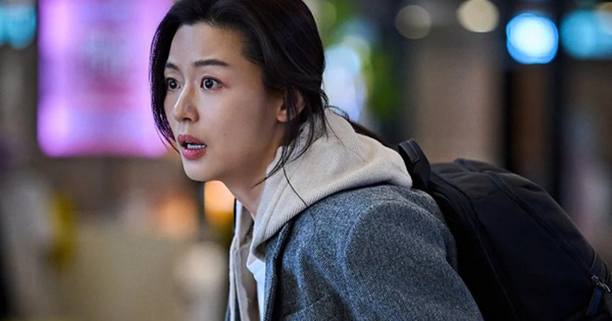 "Mợ chảnh" Jun Ji-hyun tái xuất điện ảnh sau 11 năm vắng bóng