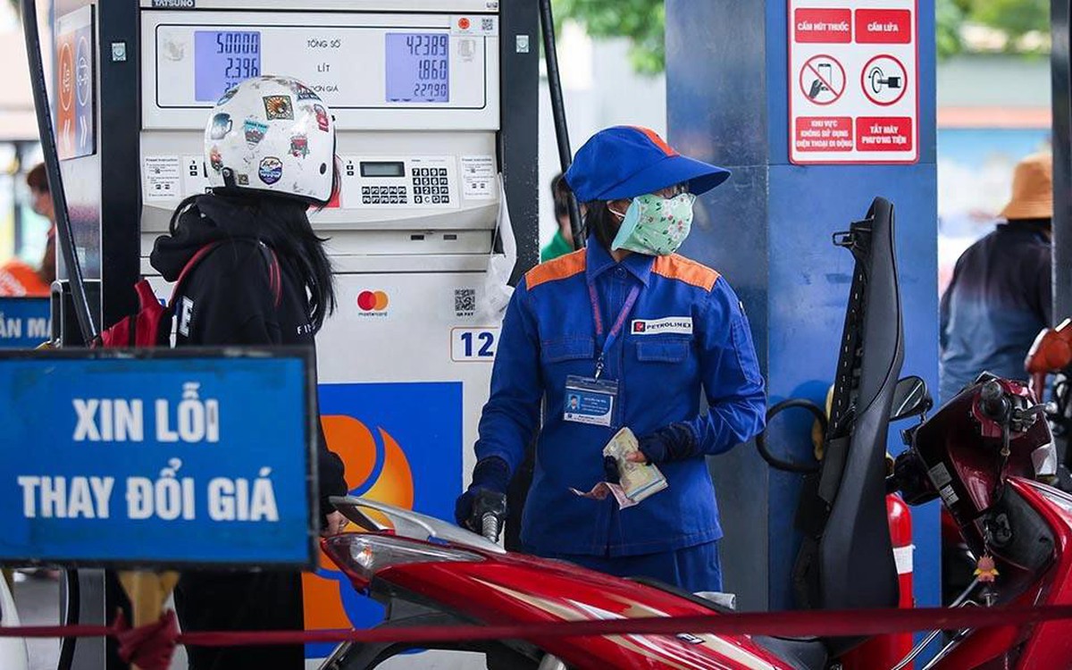 Giải pháp nào cho những tài xế công nghệ giữa cơn bão giá xăng?