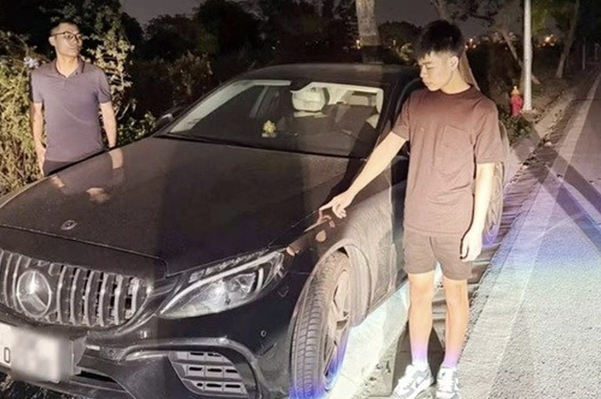 Bắt Nguyễn Văn Huynh (SN 2004) ở Hà Nội vì trộm ô tô Mercedes C200