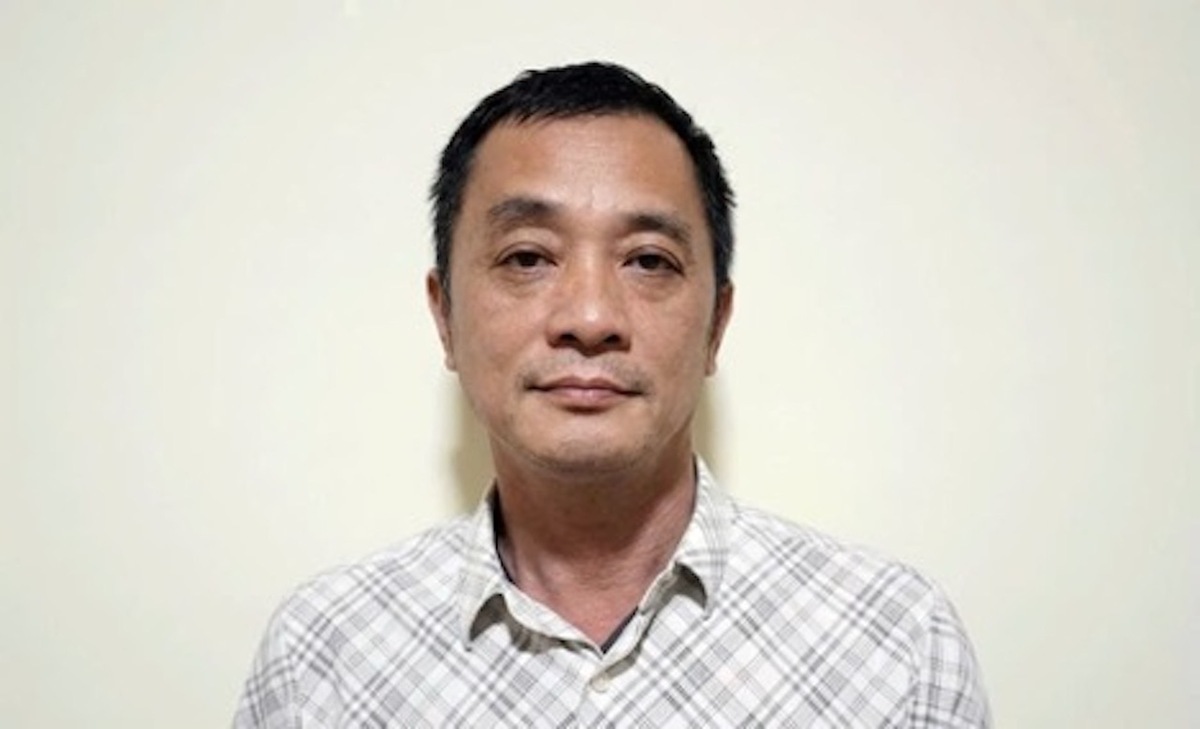 Người đàn ông Trung Quốc hối lộ 8,5 tỷ đồng để xuất lậu gần 28.000 tấn titan