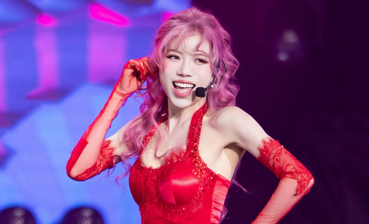 Nữ ca sỹ Việt tham gia show "Đạp gió 2026" tại Trung Quốc là ai?