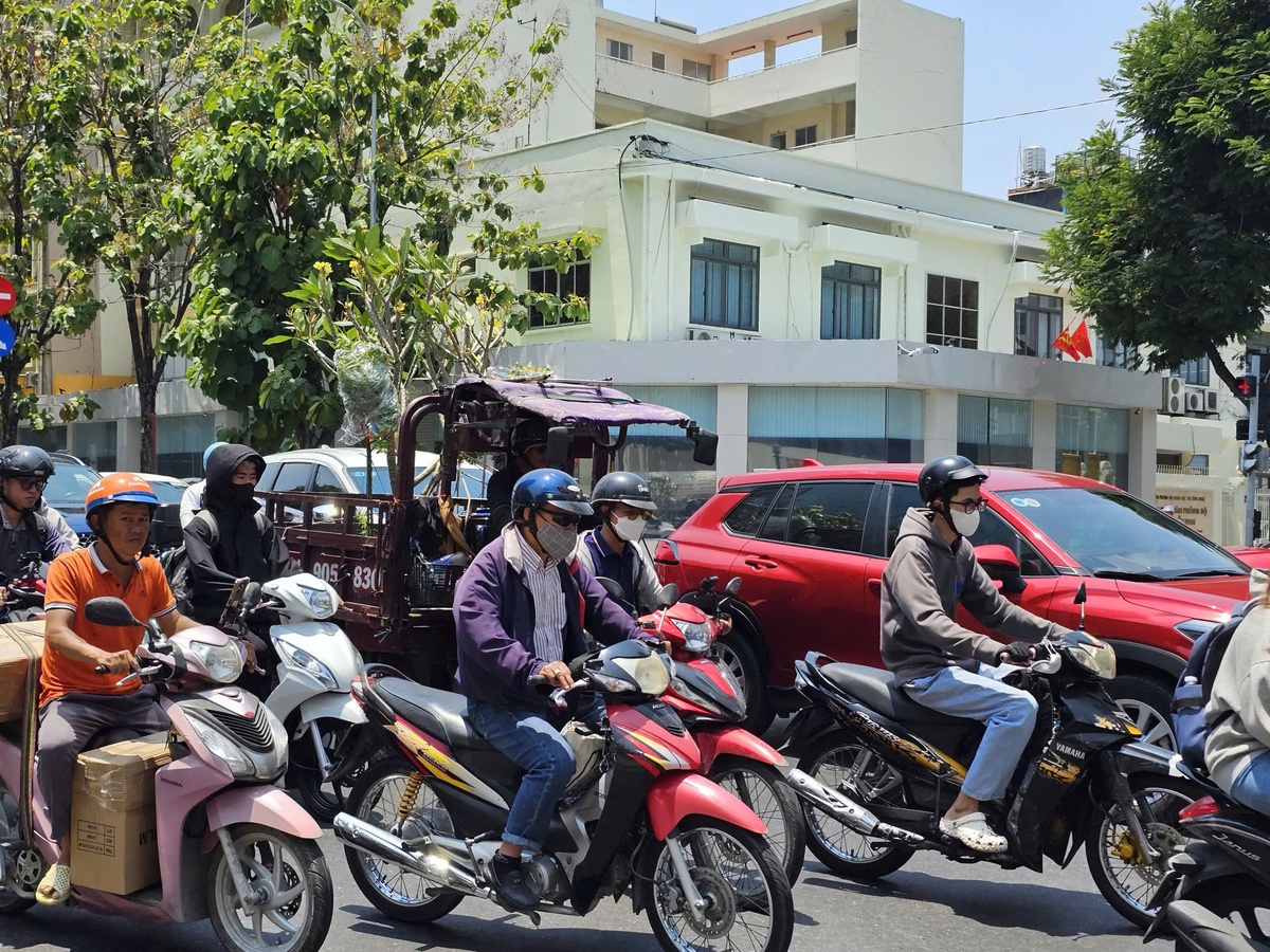 Từ 30/3, Nam Bộ nắng nóng diện rộng, có nơi lên tới 37°C