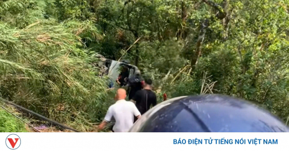 Xe khách lao xuống vực ở Tam Đảo, nhiều người bị thương