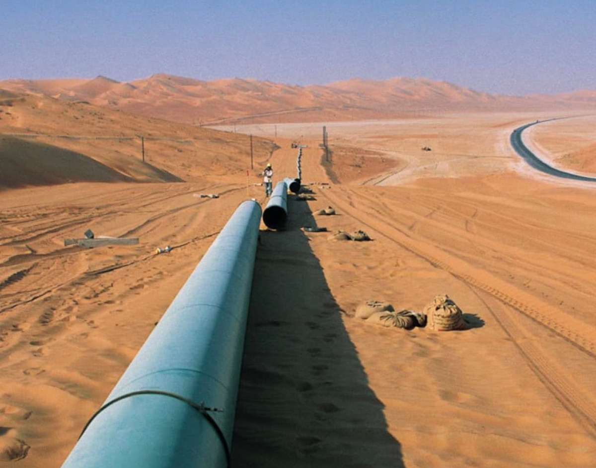 Một đường ống ngay gần Iran đạt công suất tối đ...
