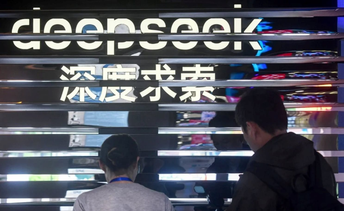 Sự cố mất truy cập kéo dài 12 giờ của 1 chatbot...