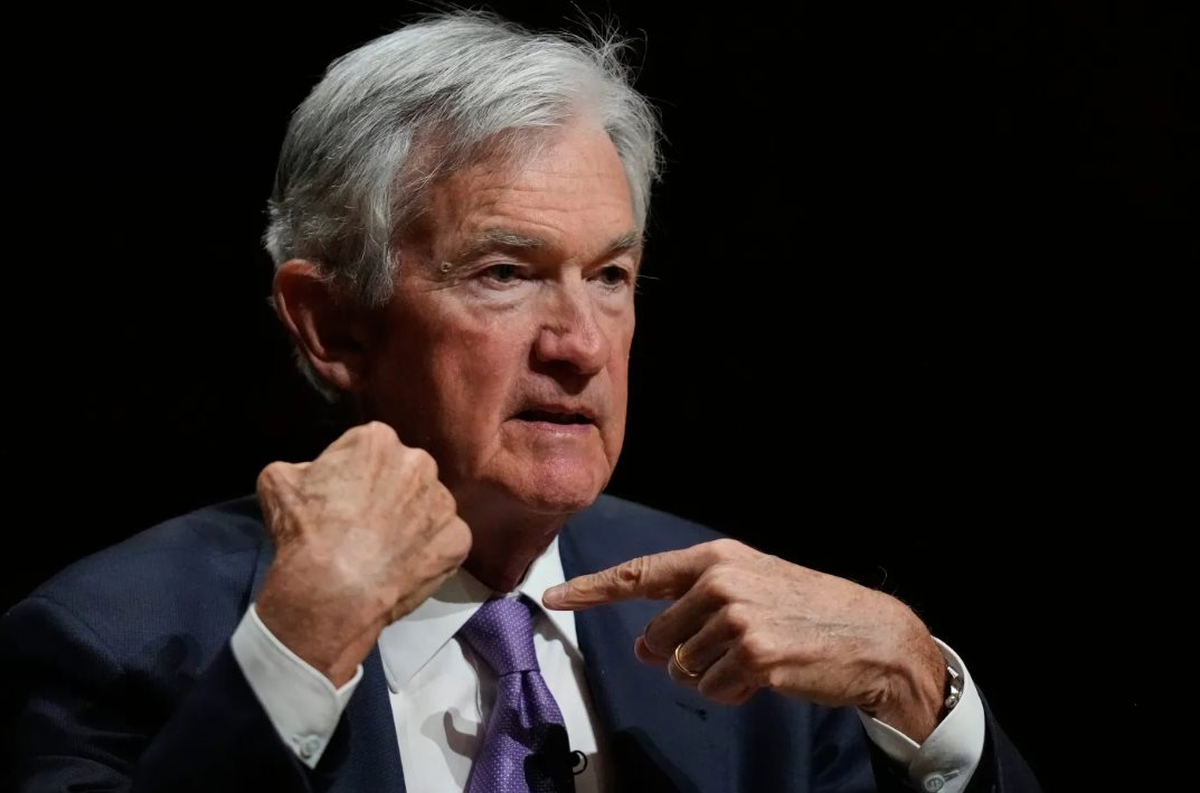 Chủ tịch FED Jerome Powell cảnh báo: Các tập đoàn lớn đang "khao khát" dùng AI để thay thế hàng nghìn nhân sự